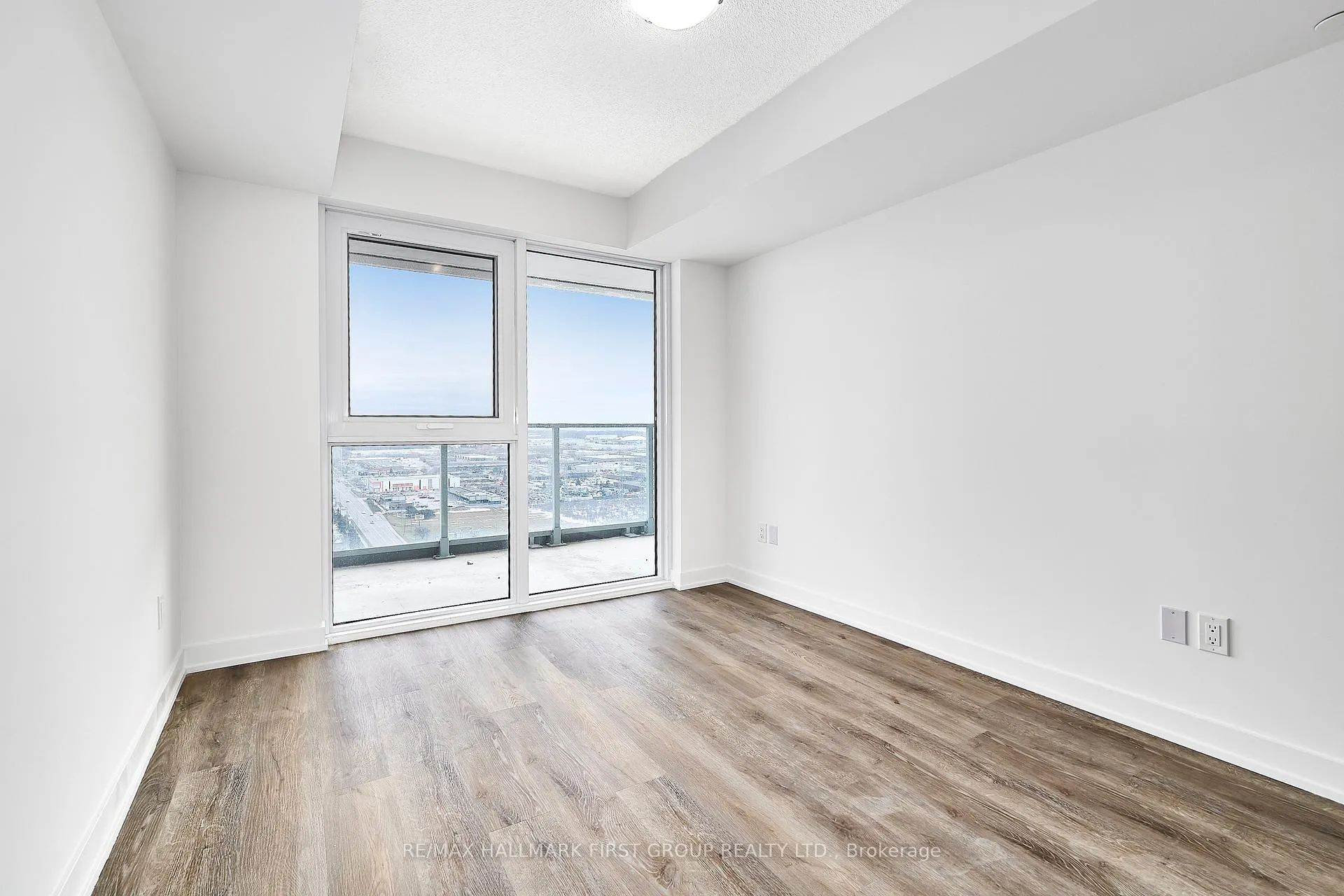 Photo 15 of Unit 2403, 1010 Sandy Beach Road, Pickering, Bay Ridges — HOMEH