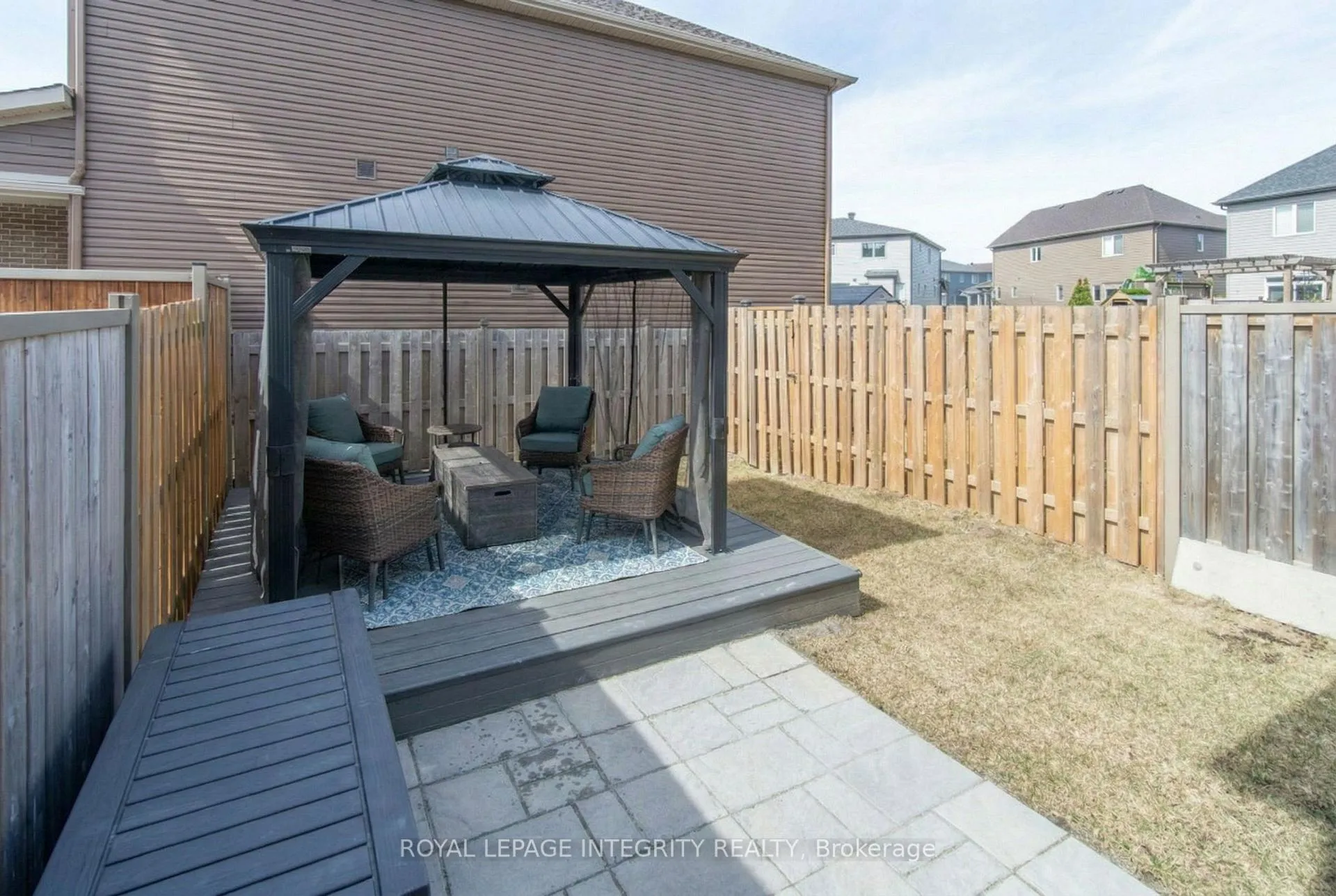 Photo 15 of 652 Des Aubepines Drive, Ottawa, Avalon West — HOMEH