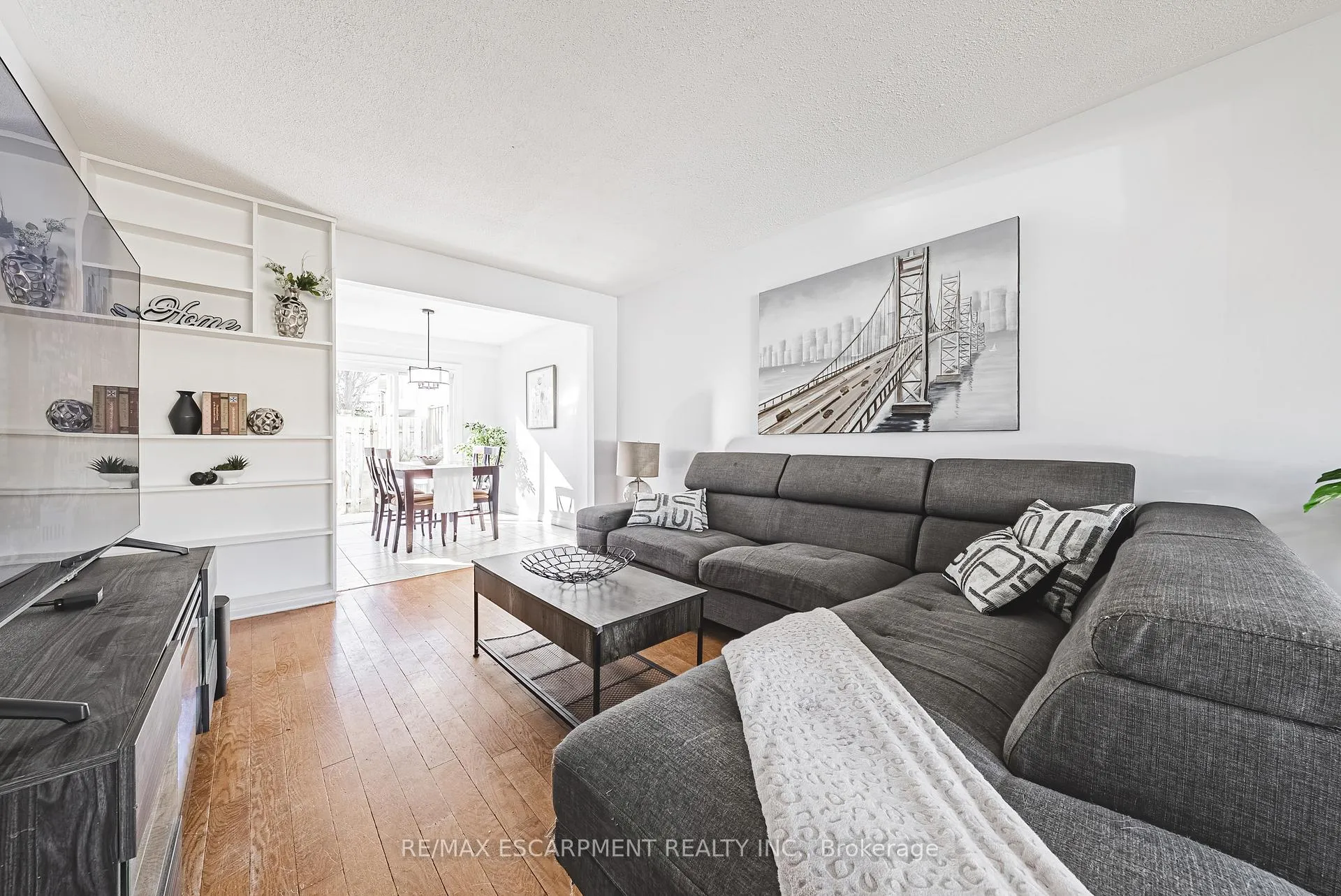 Photo 4 of Unit 4, 2220 Upper Middle Road, Burlington, Brant Hills — HOMEH
