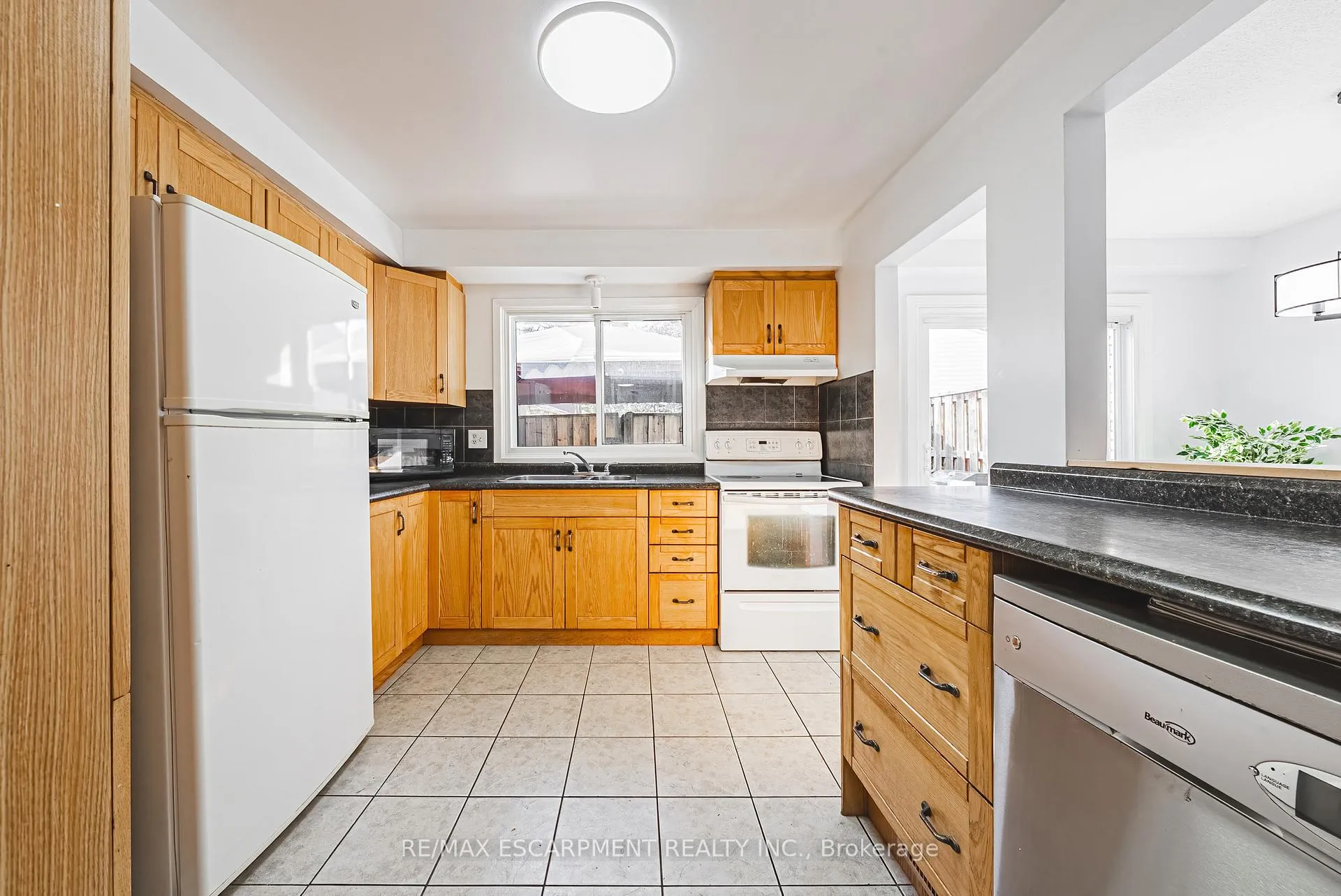 Photo 9 of Unit 4, 2220 Upper Middle Road, Burlington, Brant Hills — HOMEH