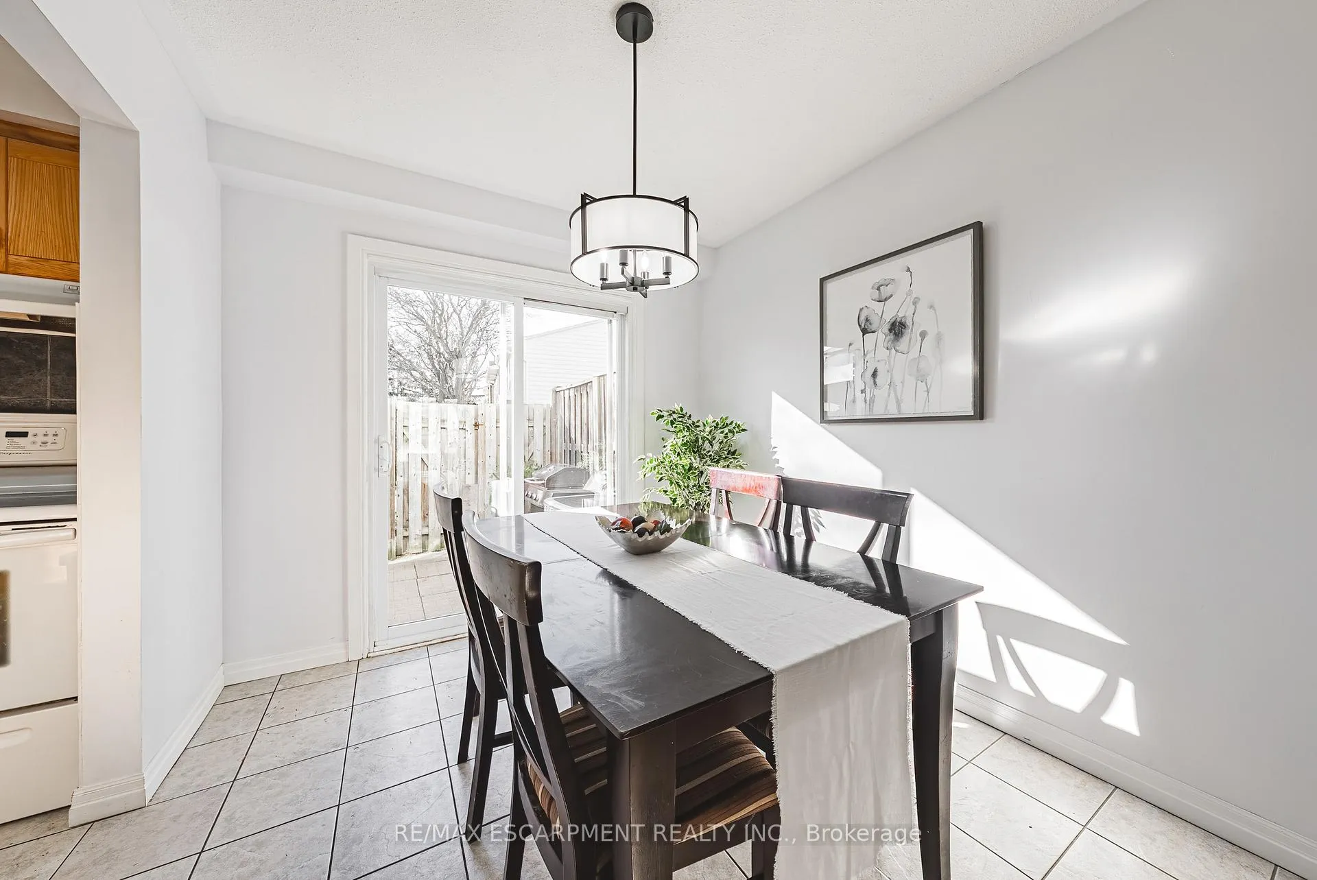 Photo 13 of Unit 4, 2220 Upper Middle Road, Burlington, Brant Hills — HOMEH