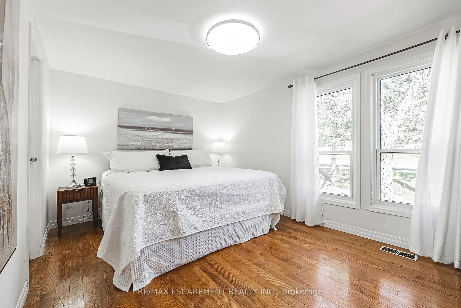 Photo 16 of Unit 4, 2220 Upper Middle Road, Burlington, Brant Hills — HOMEH