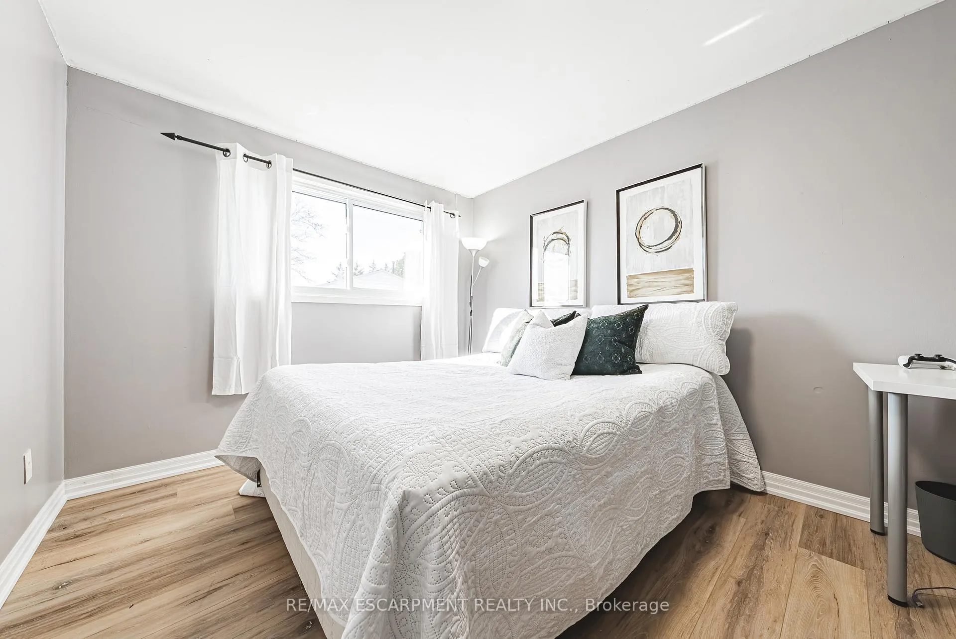 Photo 23 of Unit 4, 2220 Upper Middle Road, Burlington, Brant Hills — HOMEH