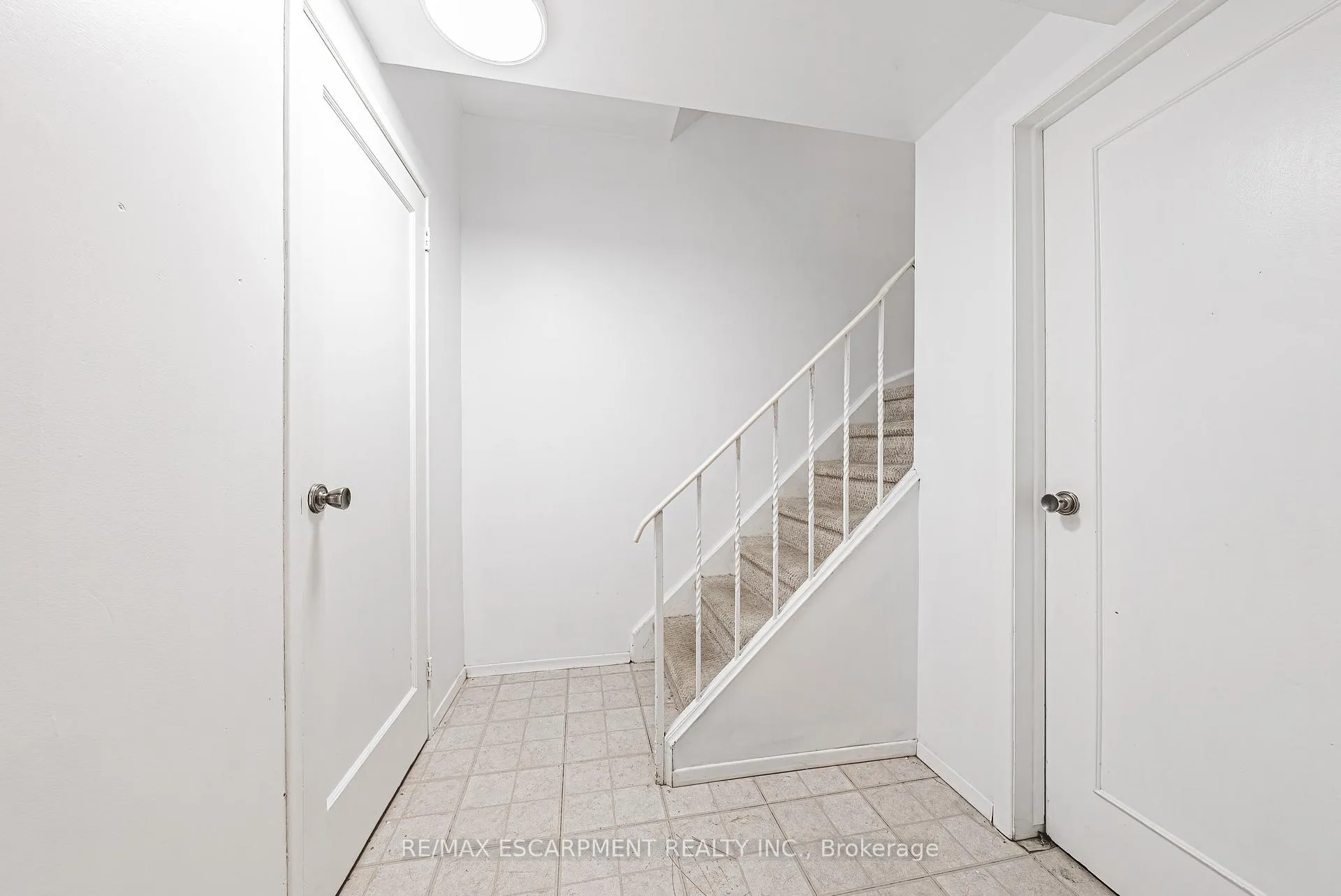 Photo 25 of Unit 4, 2220 Upper Middle Road, Burlington, Brant Hills — HOMEH
