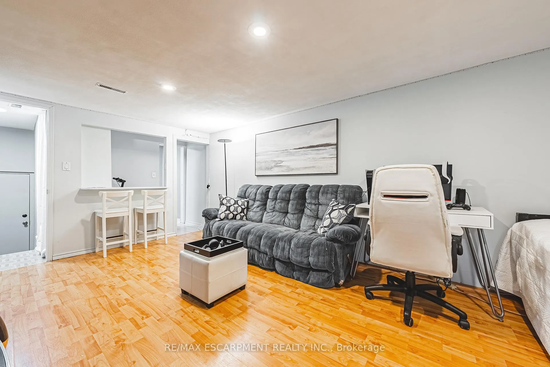 Photo 26 of Unit 4, 2220 Upper Middle Road, Burlington, Brant Hills — HOMEH