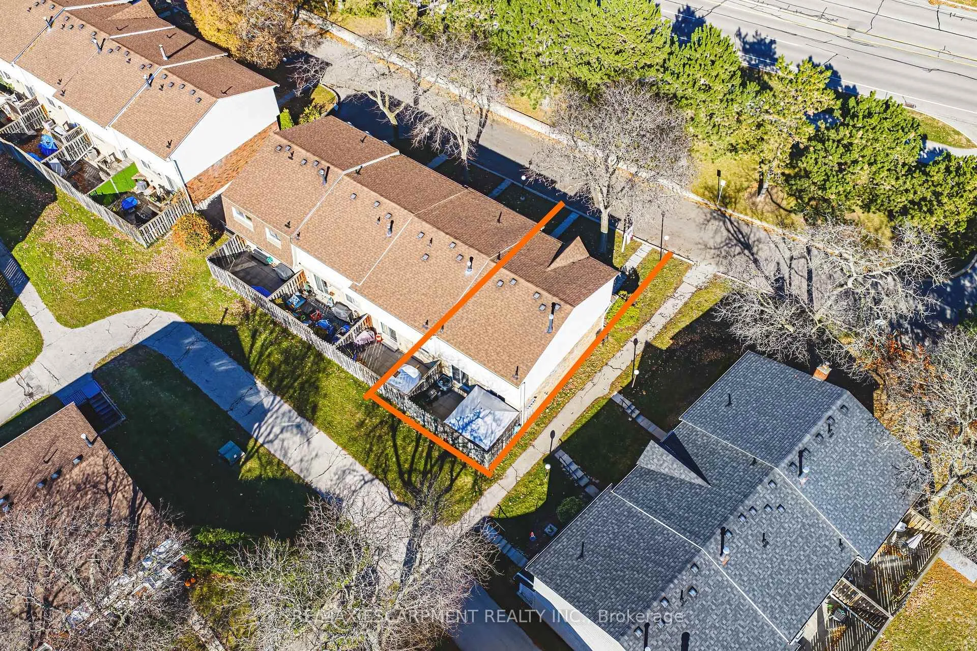 Photo 33 of Unit 4, 2220 Upper Middle Road, Burlington, Brant Hills — HOMEH
