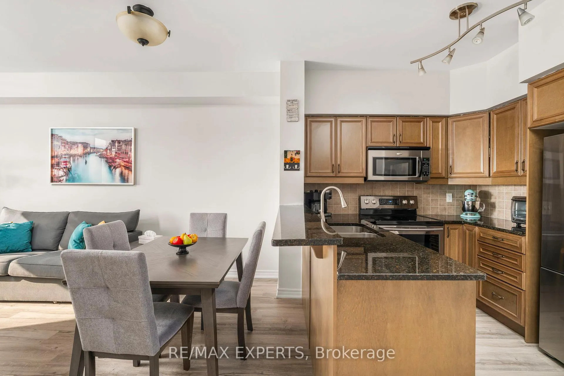 Photo 10 of Unit 515, 9225 Jane St Street, Vaughan, Maple — HOMEH
