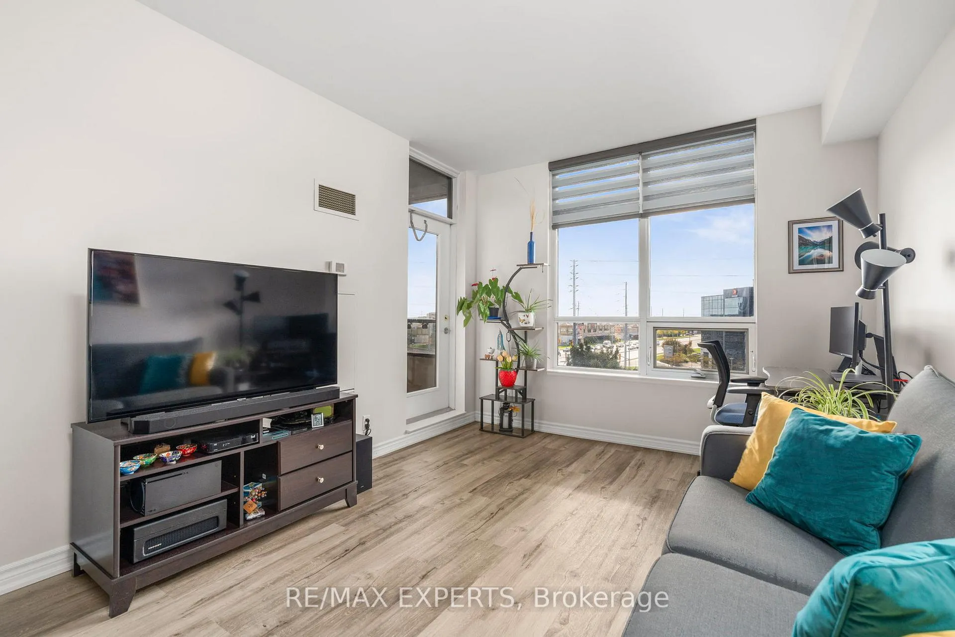 Photo 15 of Unit 515, 9225 Jane St Street, Vaughan, Maple — HOMEH