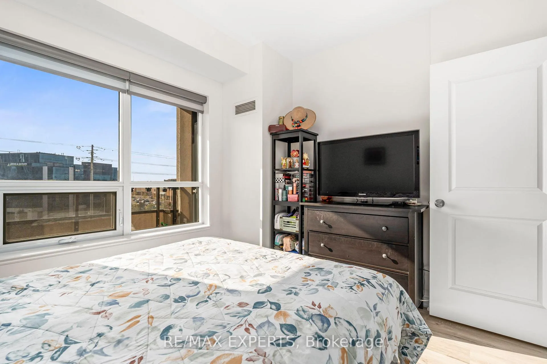 Photo 18 of Unit 515, 9225 Jane St Street, Vaughan, Maple — HOMEH