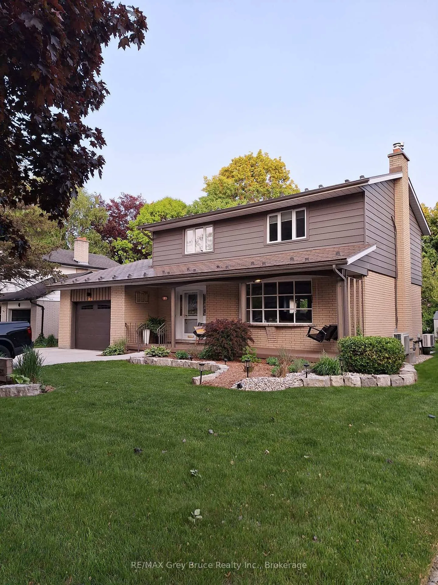 Photo 3 of 74 Inwood Crescent, Kitchener — HOMEH