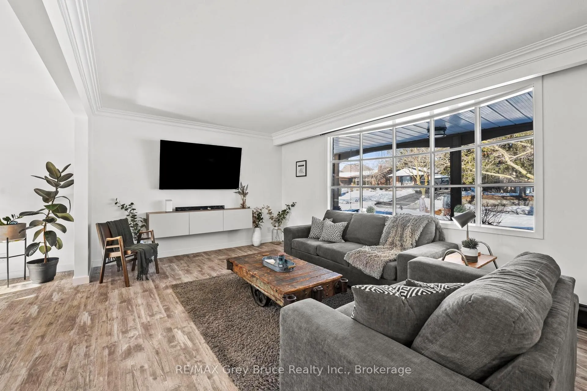 Photo 10 of 74 Inwood Crescent, Kitchener — HOMEH