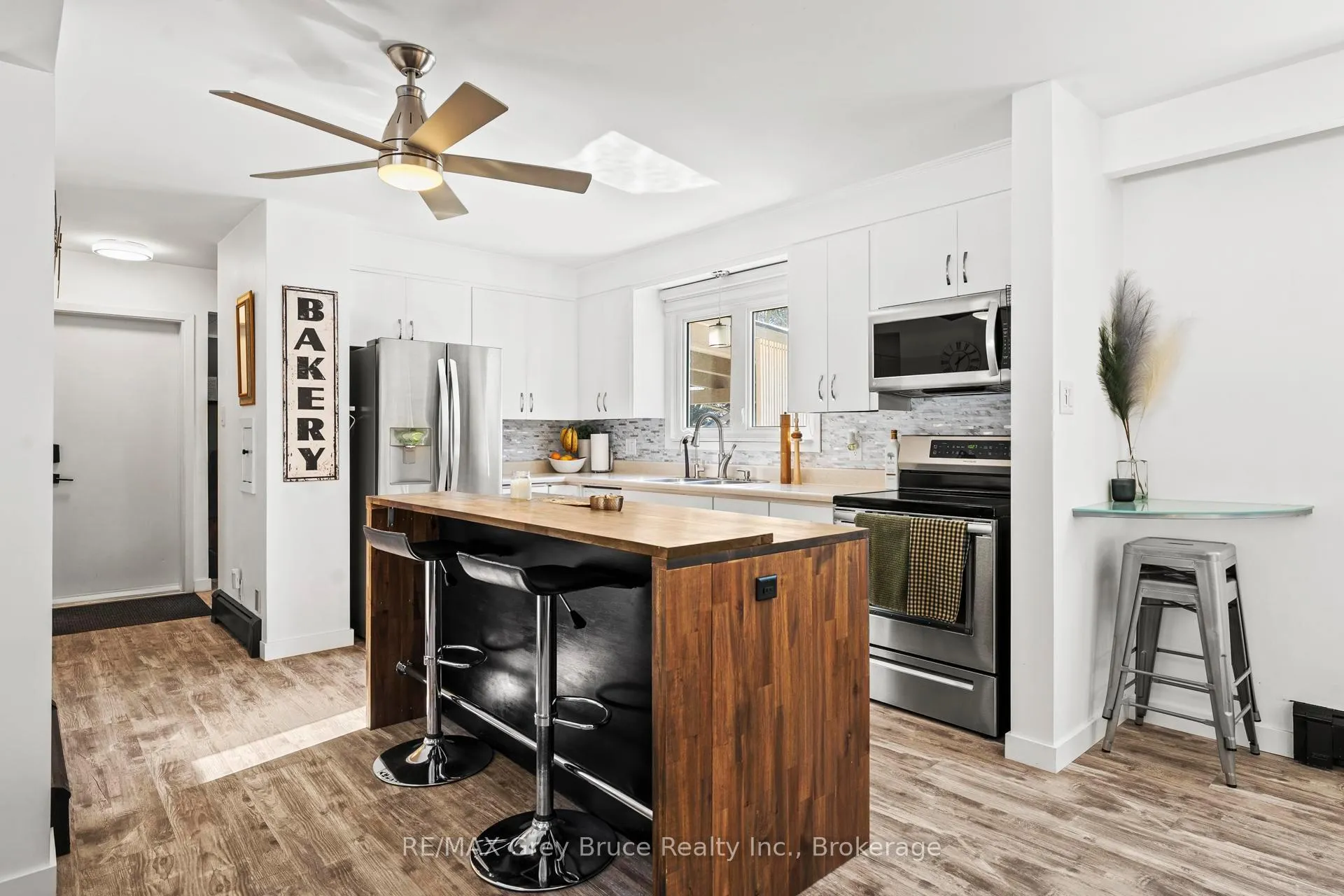 Photo 13 of 74 Inwood Crescent, Kitchener — HOMEH