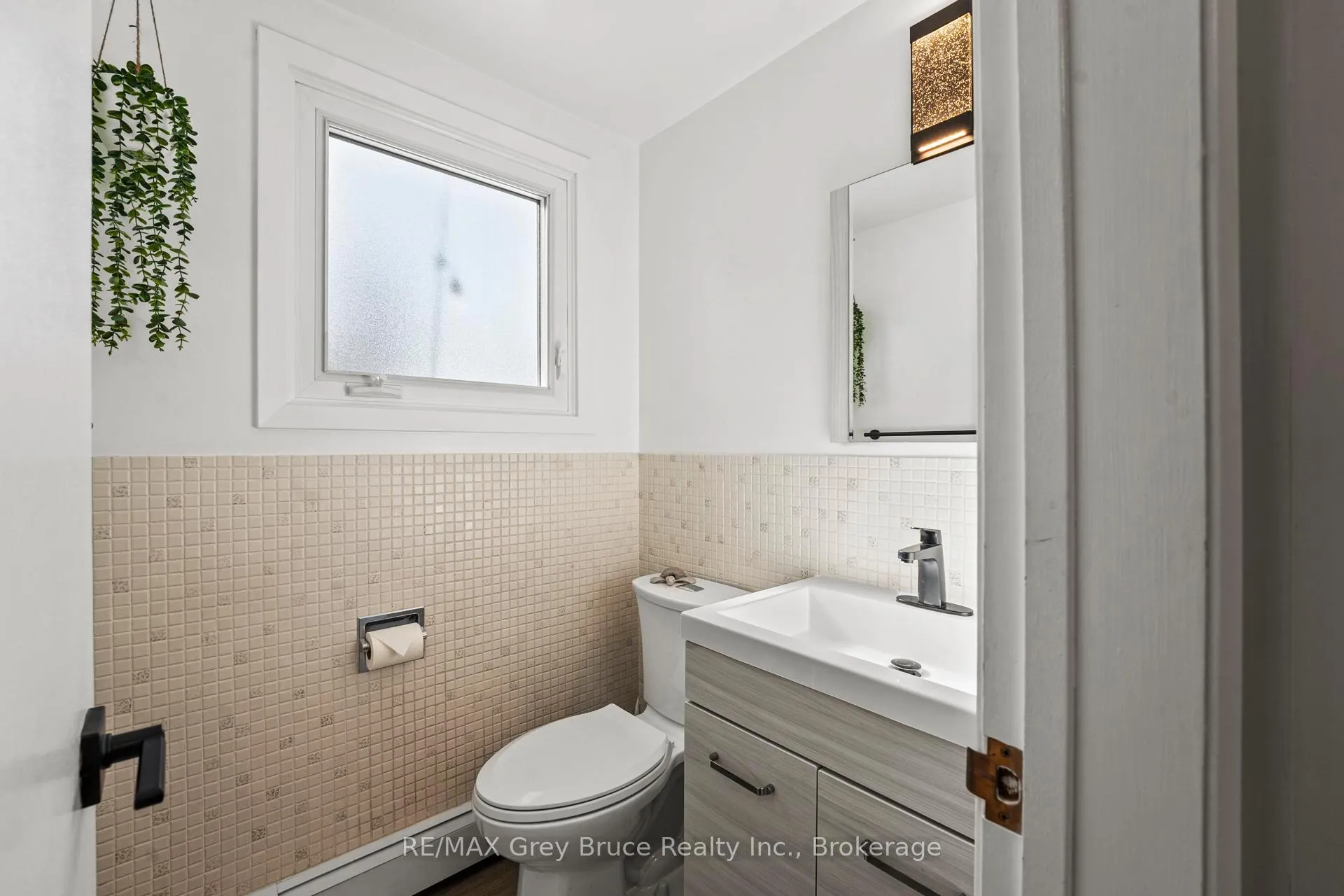 Photo 18 of 74 Inwood Crescent, Kitchener — HOMEH