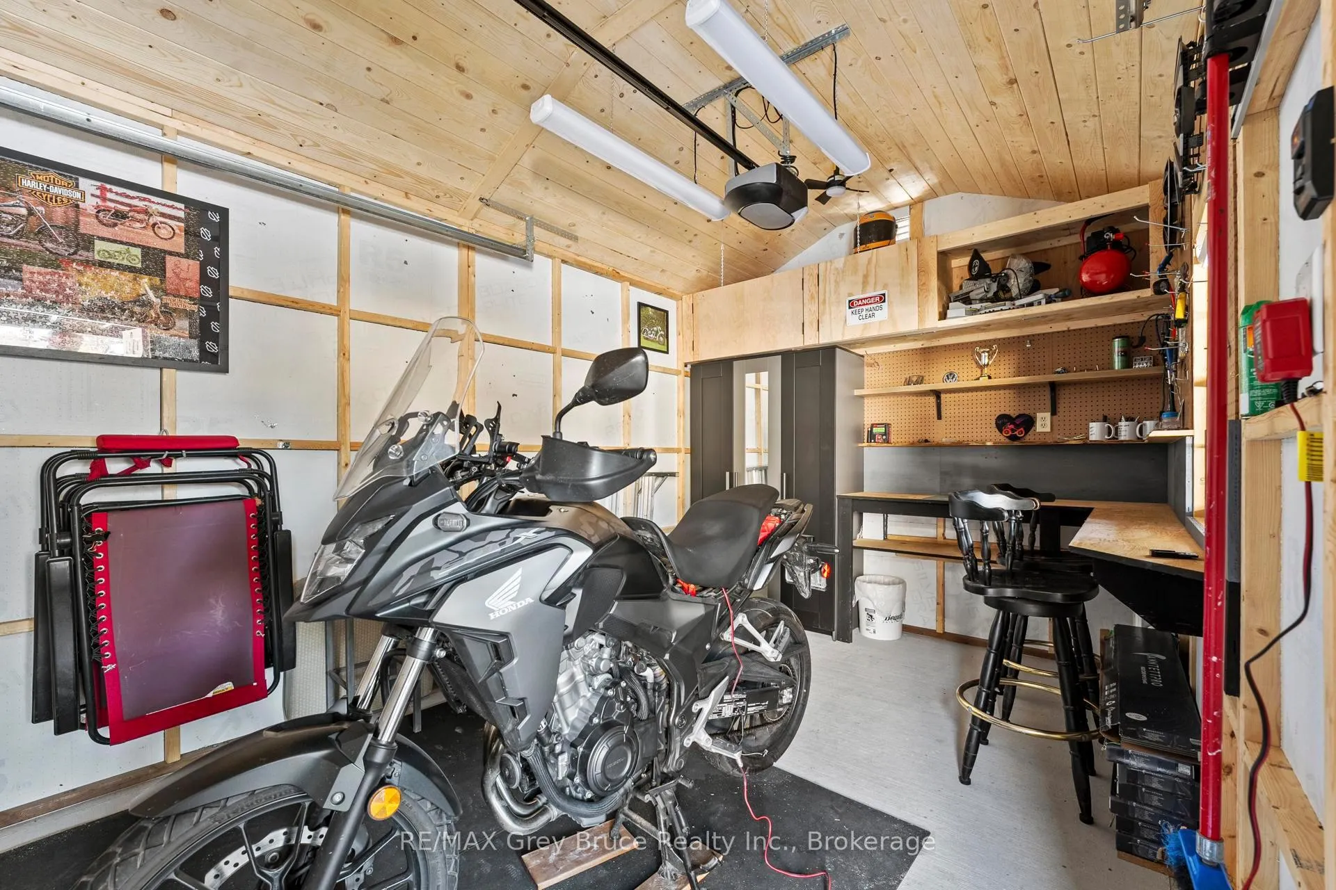 Photo 42 of 74 Inwood Crescent, Kitchener — HOMEH