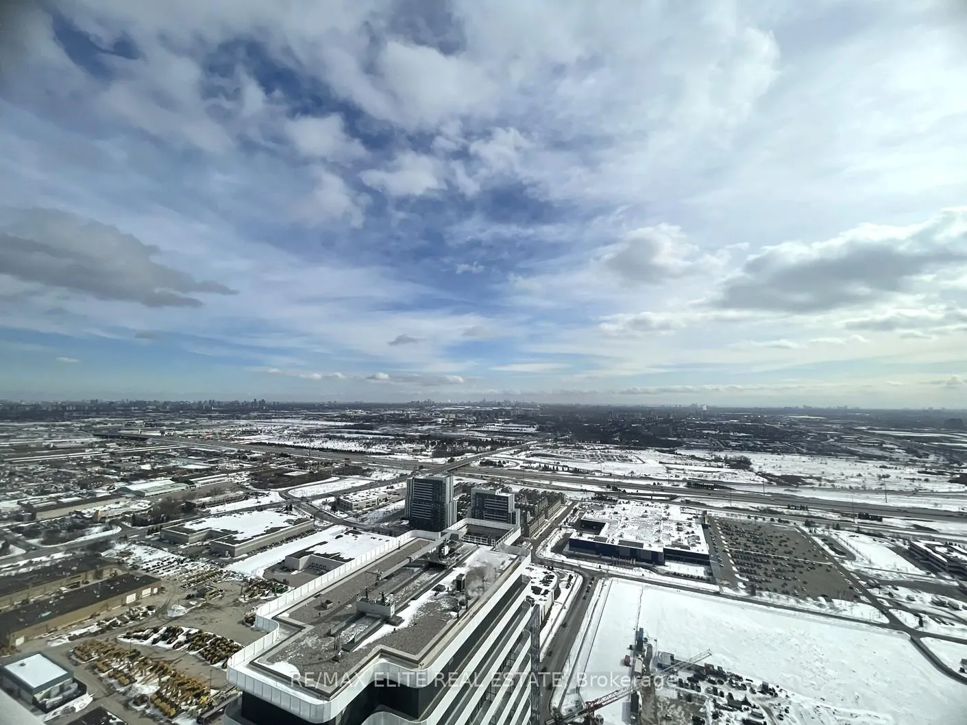 Photo 9 of Unit 5811, 8 Interchange Way, Vaughan, Vaughan Corporate Centre — HOMEH