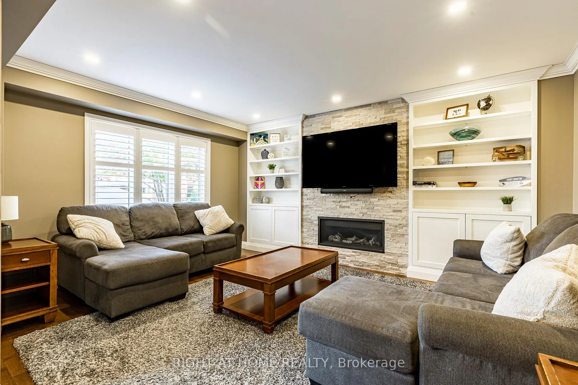 Photo 12 of 28 Springbreeze Heights W, Hamilton, Lakeshore — HOMEH
