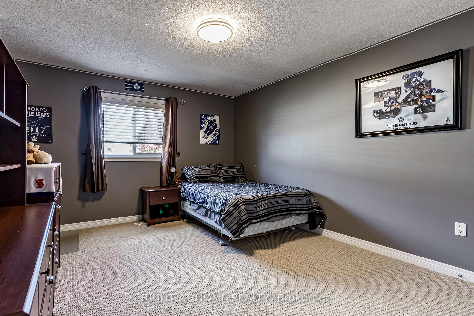 Photo 19 of 28 Springbreeze Heights W, Hamilton, Lakeshore — HOMEH