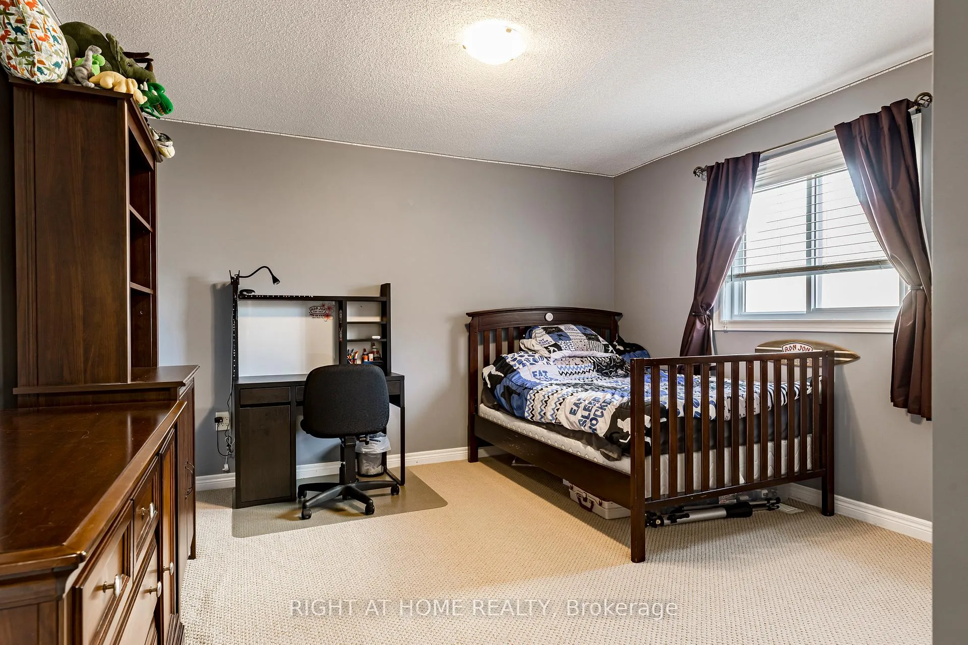 Photo 20 of 28 Springbreeze Heights W, Hamilton, Lakeshore — HOMEH