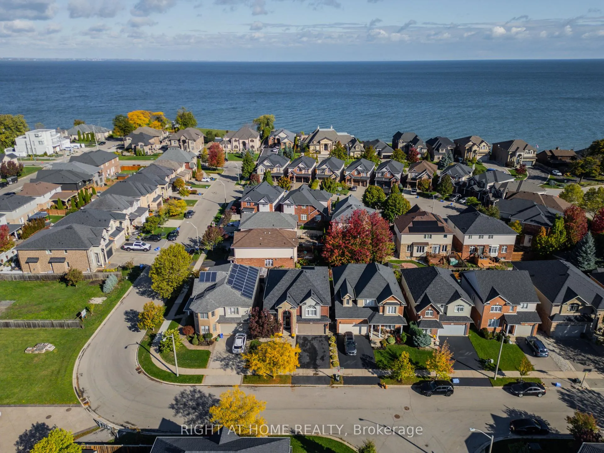 Photo 25 of 28 Springbreeze Heights W, Hamilton, Lakeshore — HOMEH