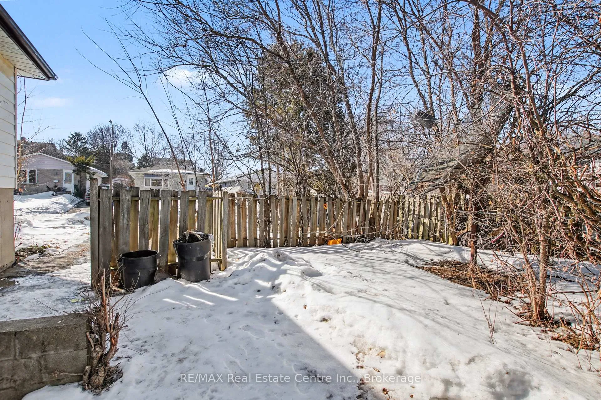 Photo 5 of 6 Hillside Drive, Kitchener — HOMEH