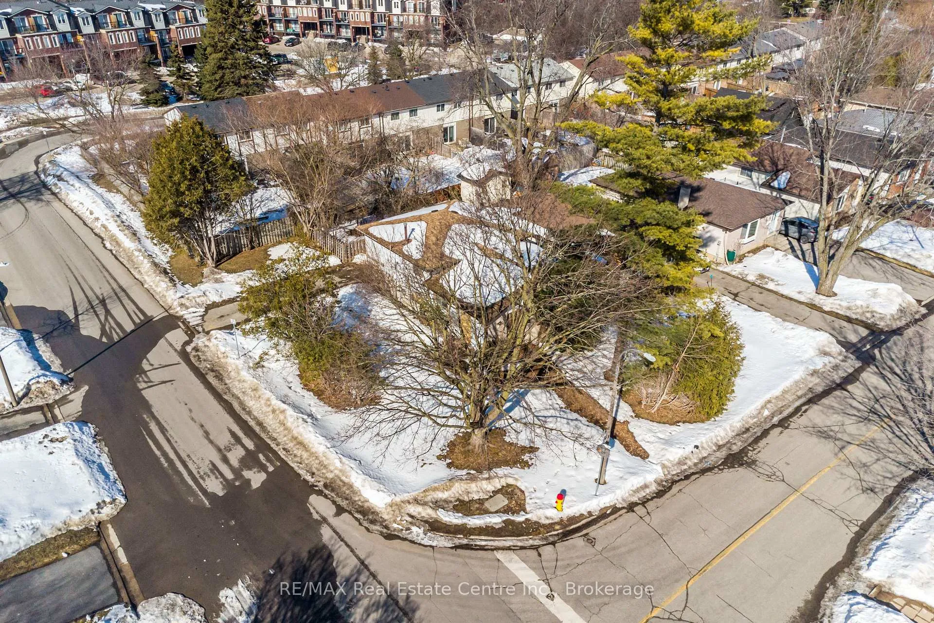 Photo 9 of 6 Hillside Drive, Kitchener — HOMEH