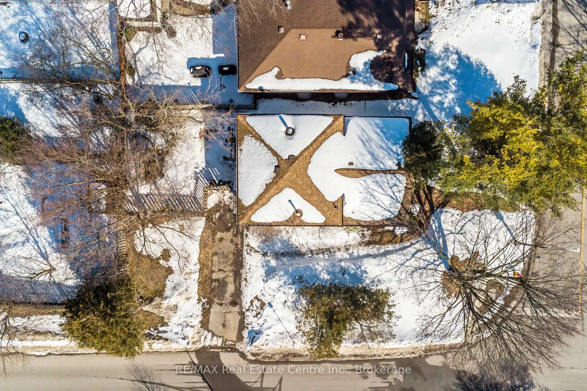 Photo 10 of 6 Hillside Drive, Kitchener — HOMEH