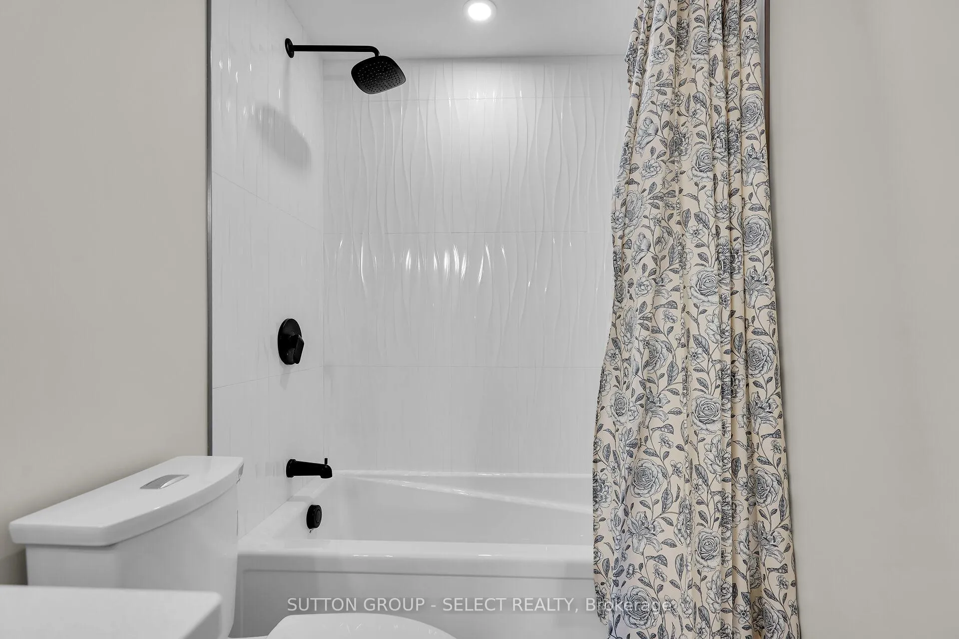 Photo 23 of 173 Collins Way, Strathroy-Caradoc, SE — HOMEH