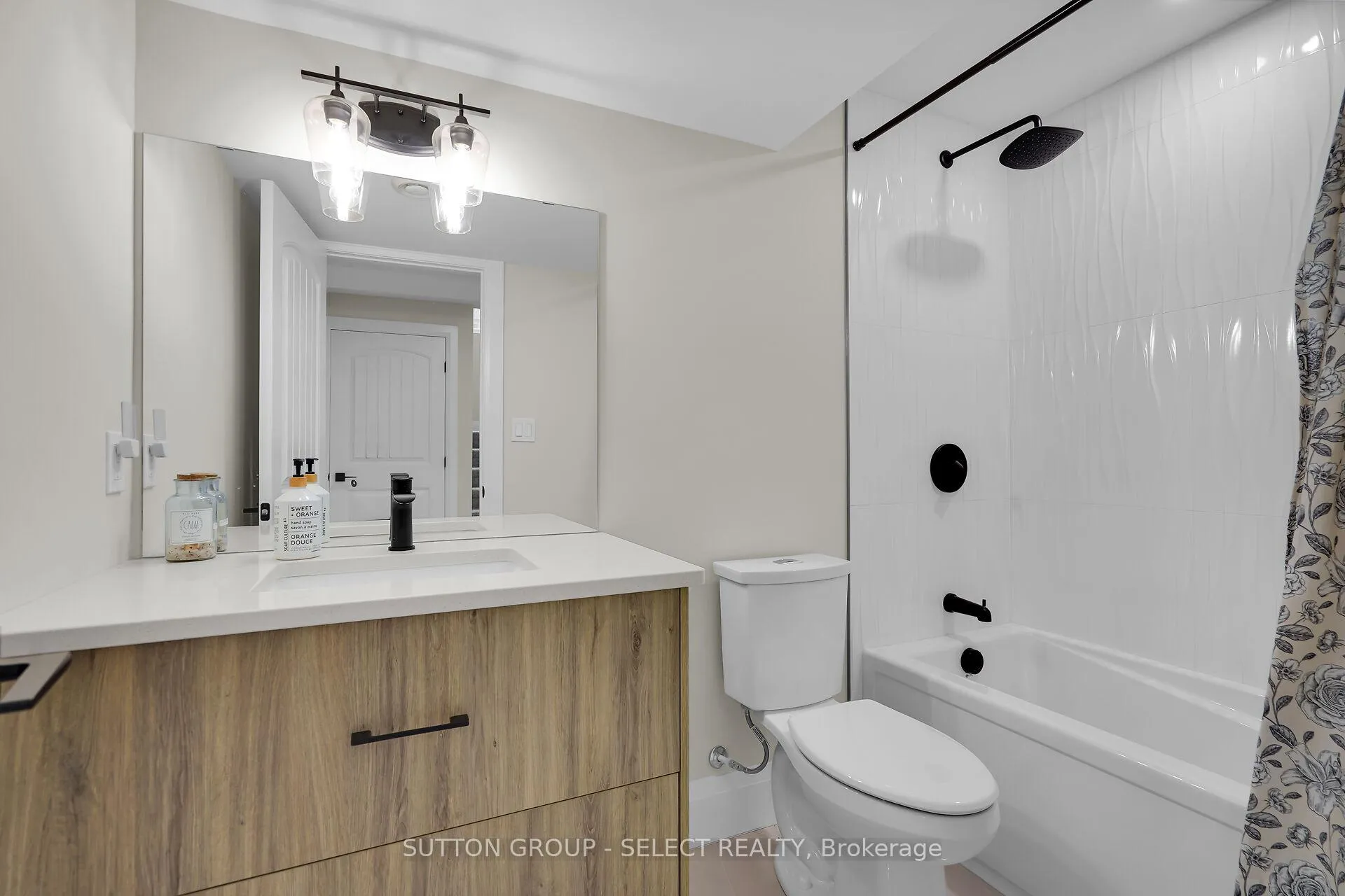 Photo 25 of 173 Collins Way, Strathroy-Caradoc, SE — HOMEH