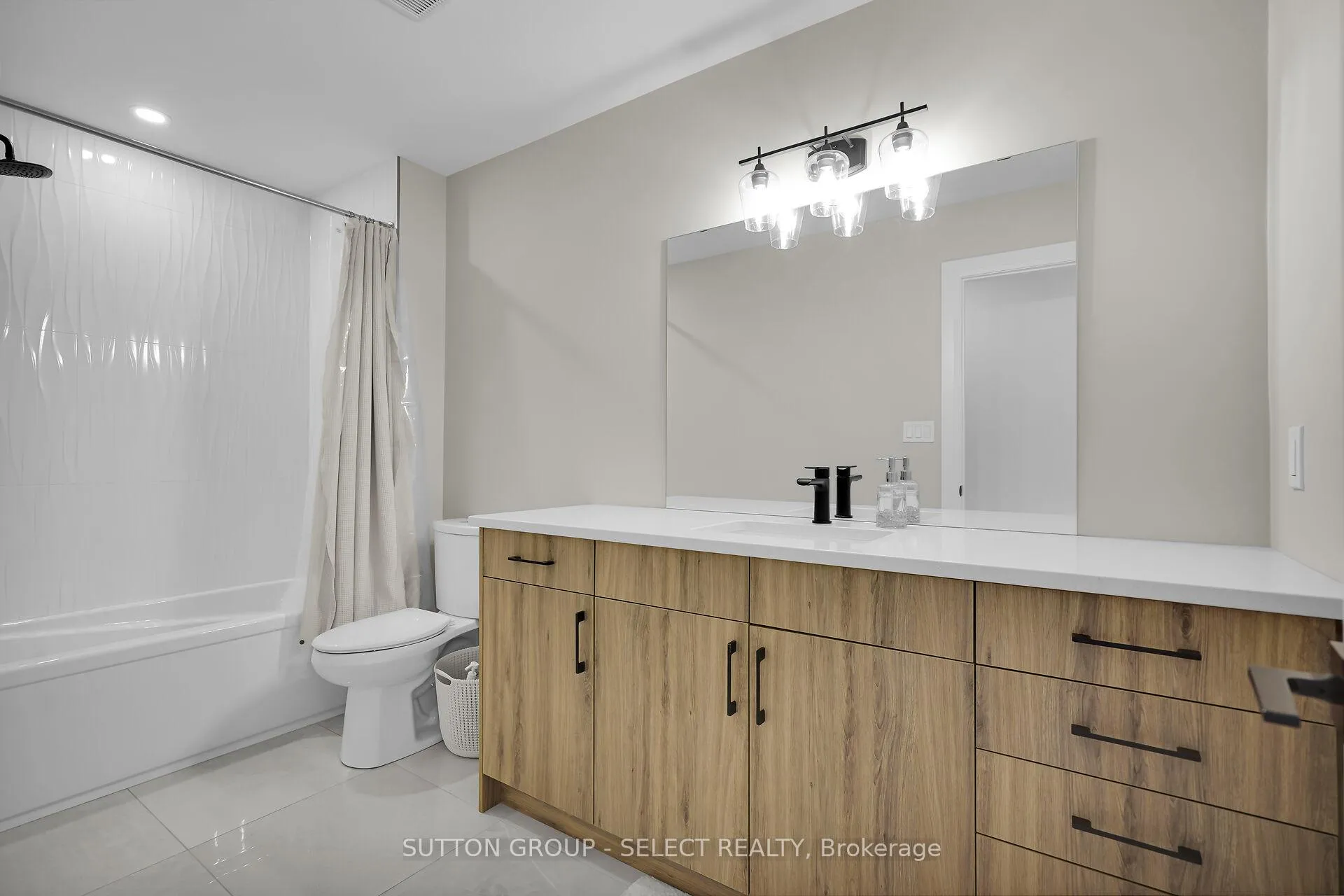 Photo 26 of 173 Collins Way, Strathroy-Caradoc, SE — HOMEH