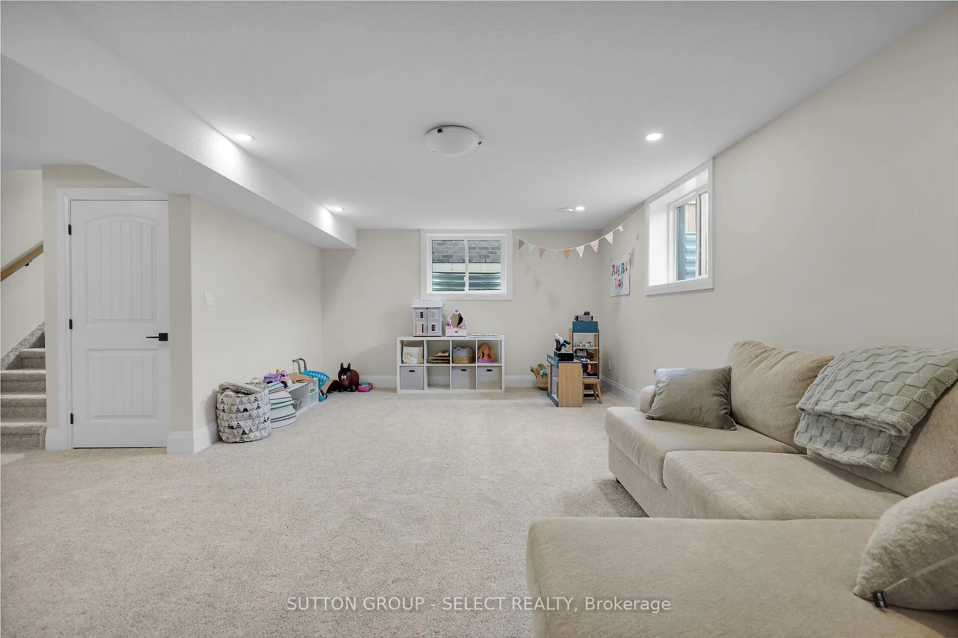 Photo 36 of 173 Collins Way, Strathroy-Caradoc, SE — HOMEH