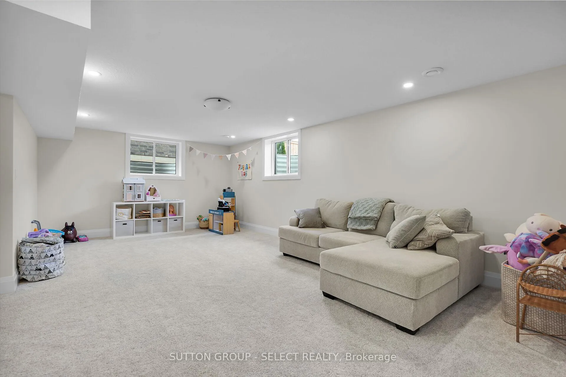 Photo 37 of 173 Collins Way, Strathroy-Caradoc, SE — HOMEH