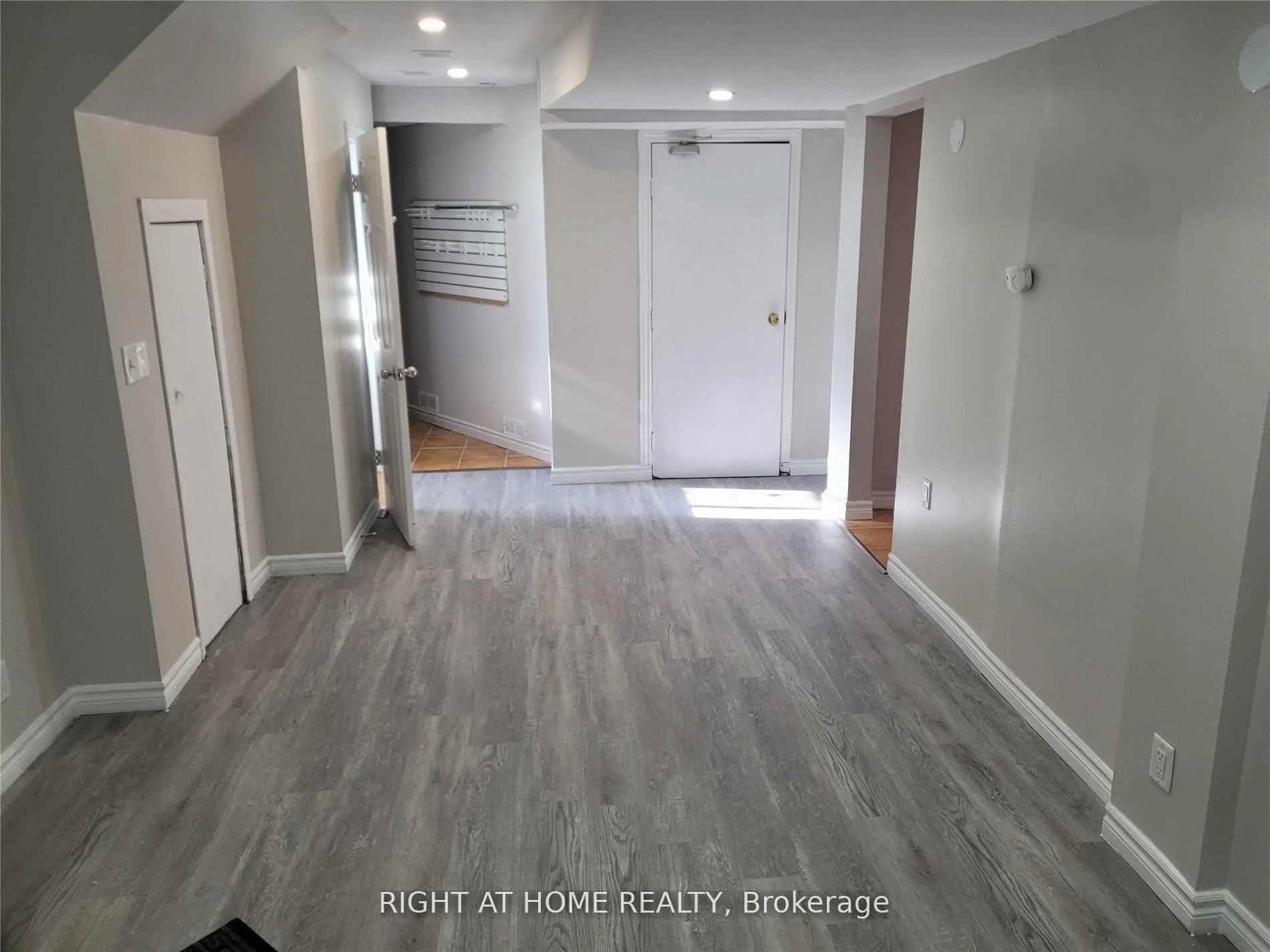 Photo 10 of 328 Malaga Road, Oshawa, Lakeview — HOMEH