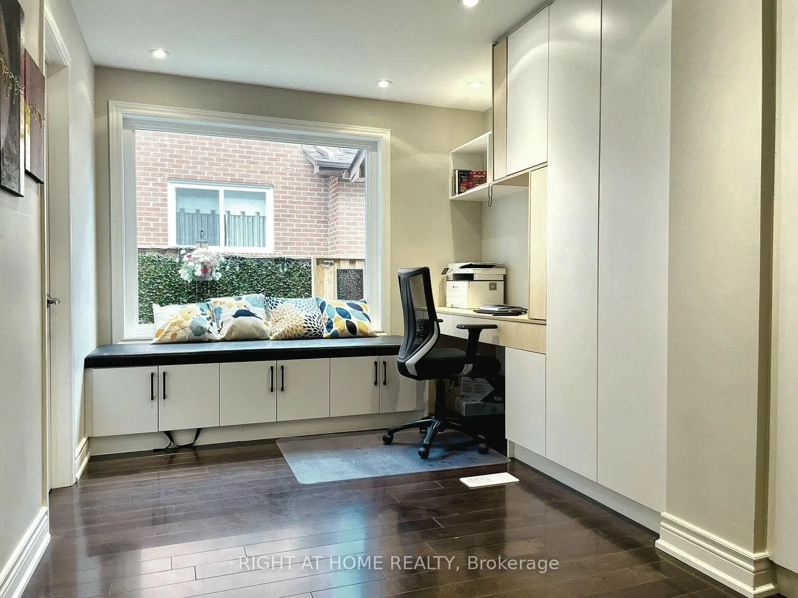 Photo 12 of 58 Emeline Crescent, Markham, Greensborough — HOMEH