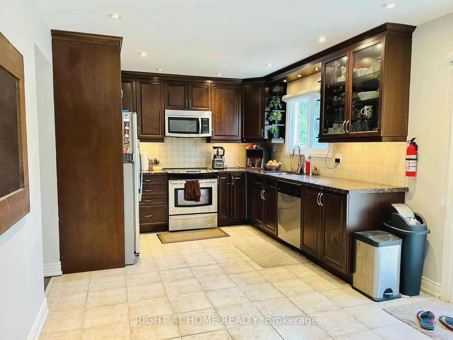 Photo 13 of 58 Emeline Crescent, Markham, Greensborough — HOMEH