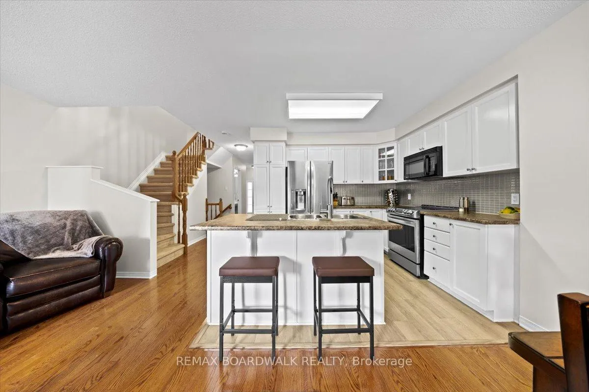 Photo 14 of 783 Cobble Hill Drive, Ottawa, Barrhaven - Cedargrove/Fraserdale — HOMEH
