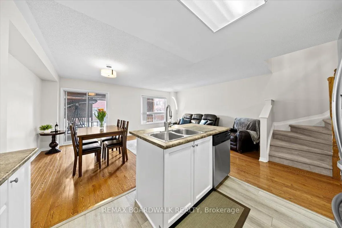 Photo 17 of 783 Cobble Hill Drive, Ottawa, Barrhaven - Cedargrove/Fraserdale — HOMEH