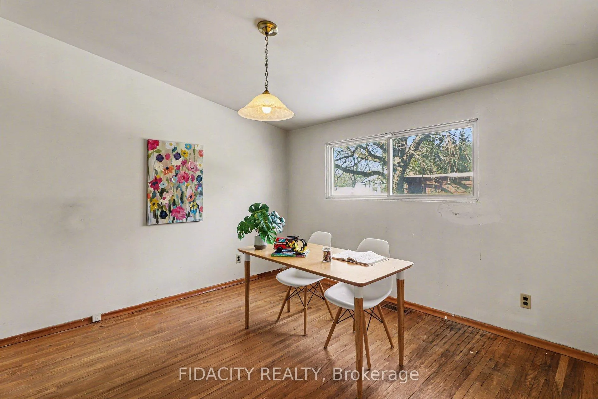 Photo 15 of 1933 Connecticut Avenue, Ottawa, Guildwood Estates - Urbandale Acres — HOMEH