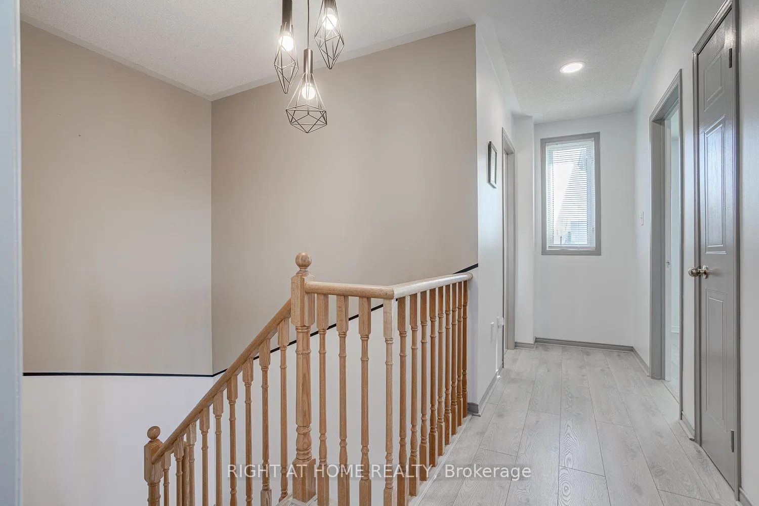 Photo 19 of 35 winchurch Drive, Scugog, Port Perry — HOMEH