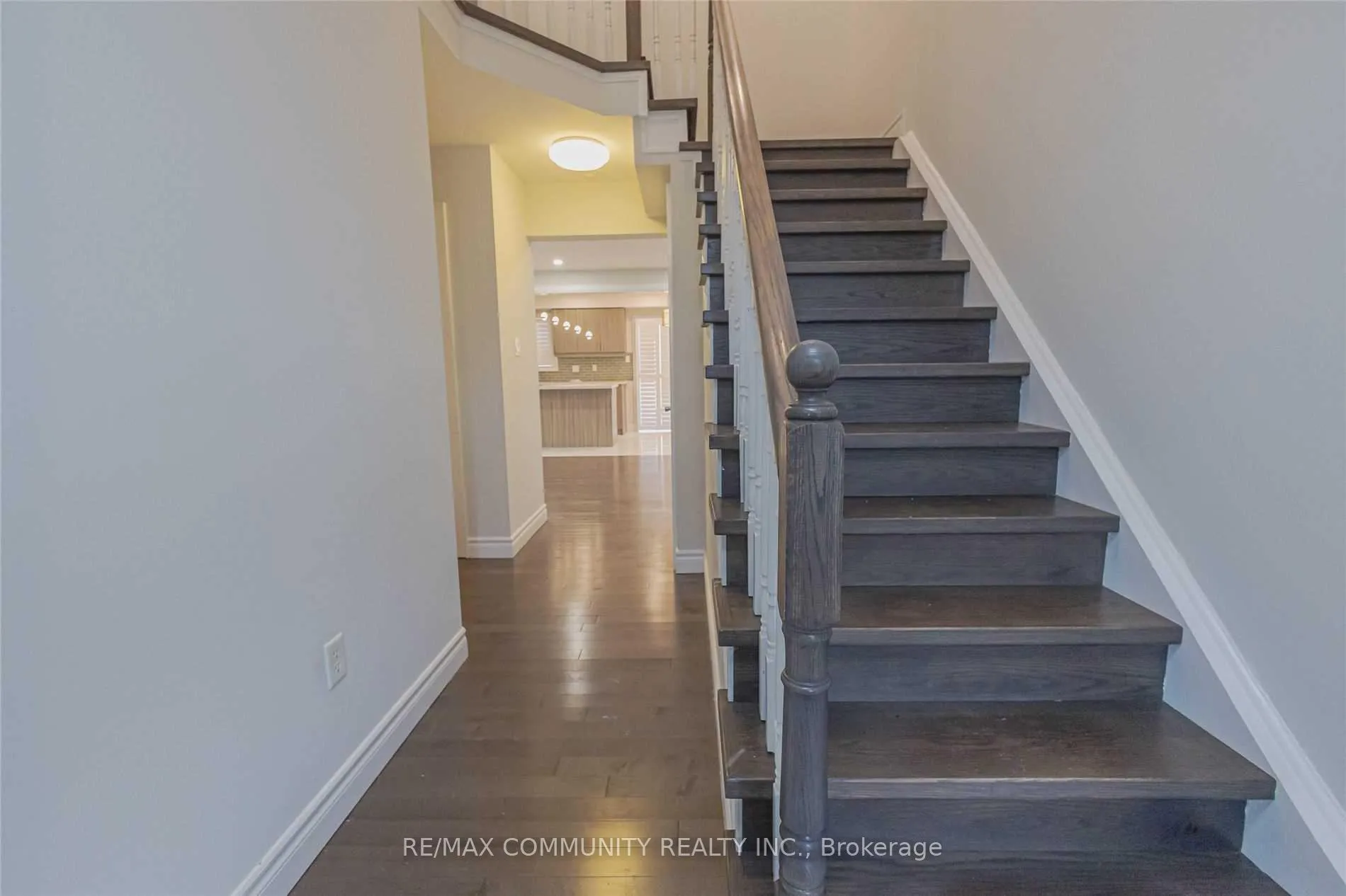 Photo 3 of 55 Longueuil Place, Whitby, Pringle Creek — HOMEH