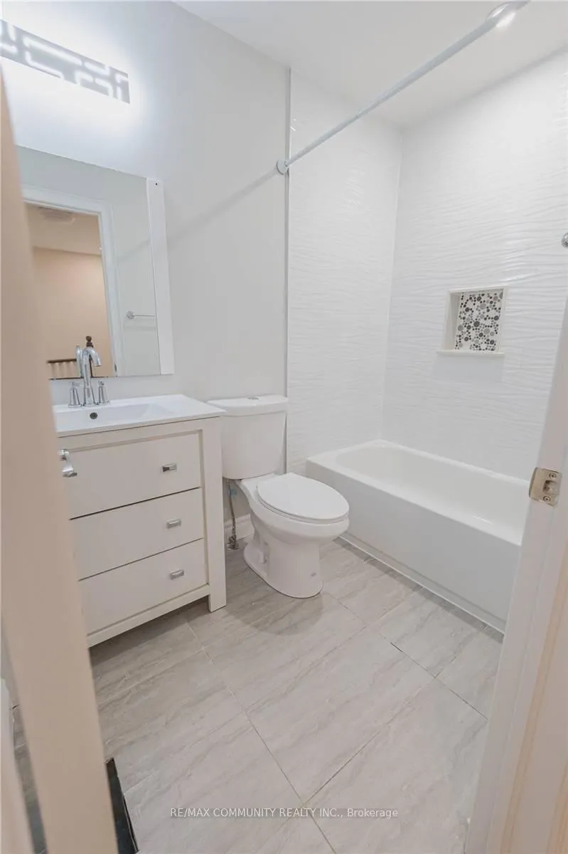 Photo 12 of 55 Longueuil Place, Whitby, Pringle Creek — HOMEH