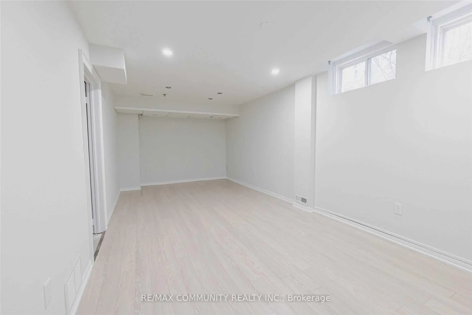 Photo 19 of 55 Longueuil Place, Whitby, Pringle Creek — HOMEH