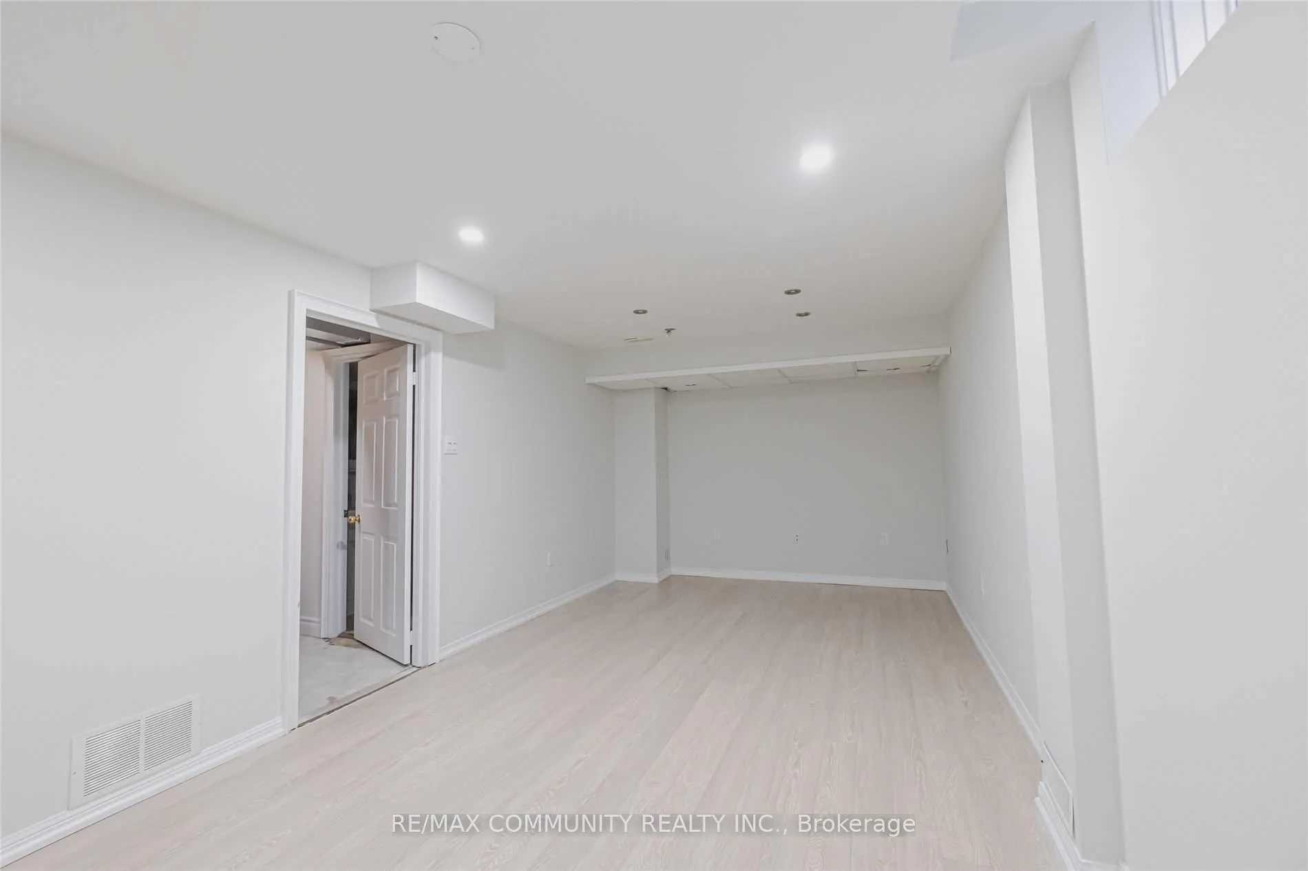 Photo 20 of 55 Longueuil Place, Whitby, Pringle Creek — HOMEH