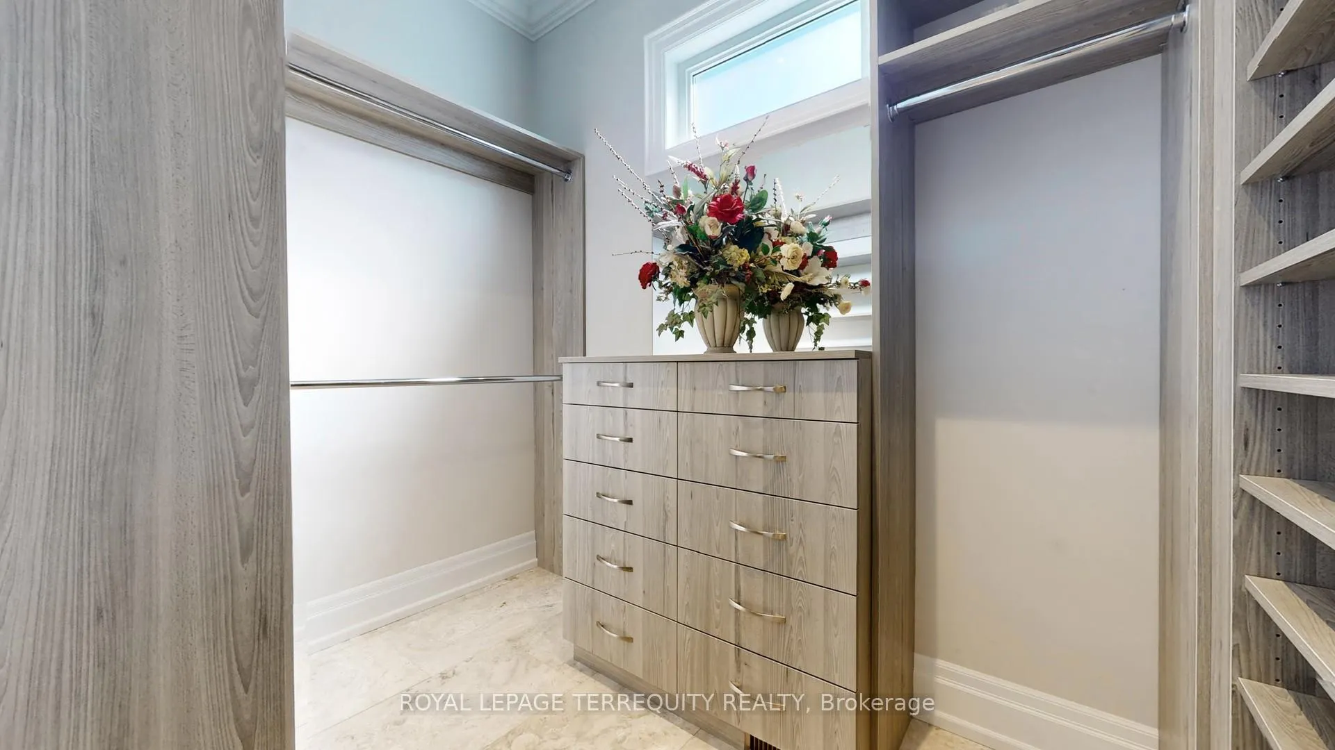 Photo 7 of 537 Marksbury Road, Pickering, West Shore — HOMEH
