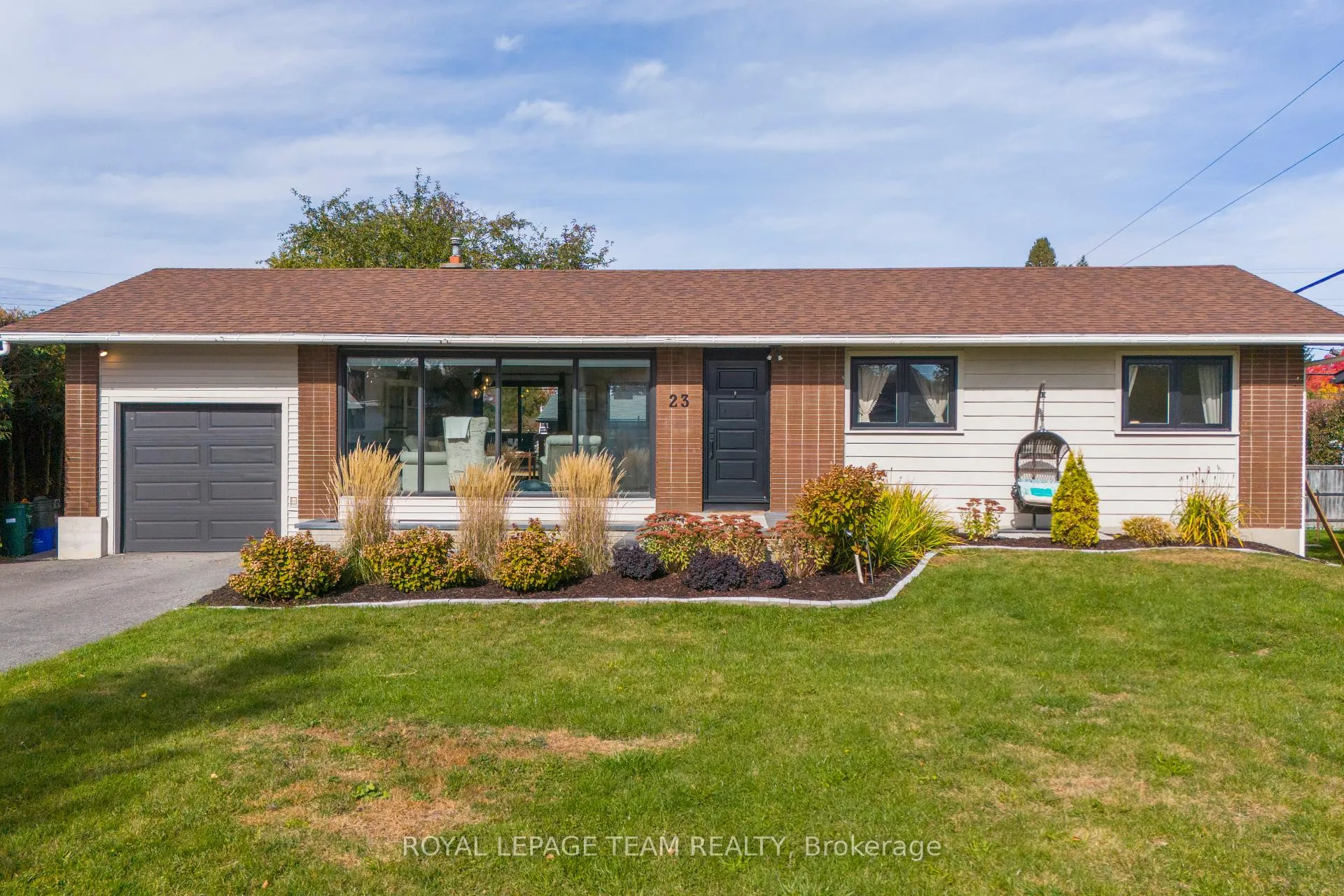 Photo 2 of 23 Brent Avenue, Ottawa, Manordale — HOMEH