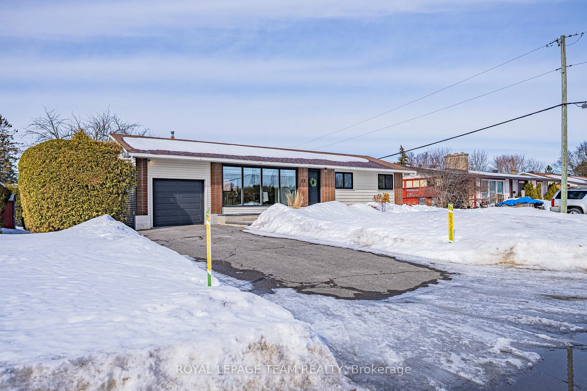 Photo 3 of 23 Brent Avenue, Ottawa, Manordale — HOMEH