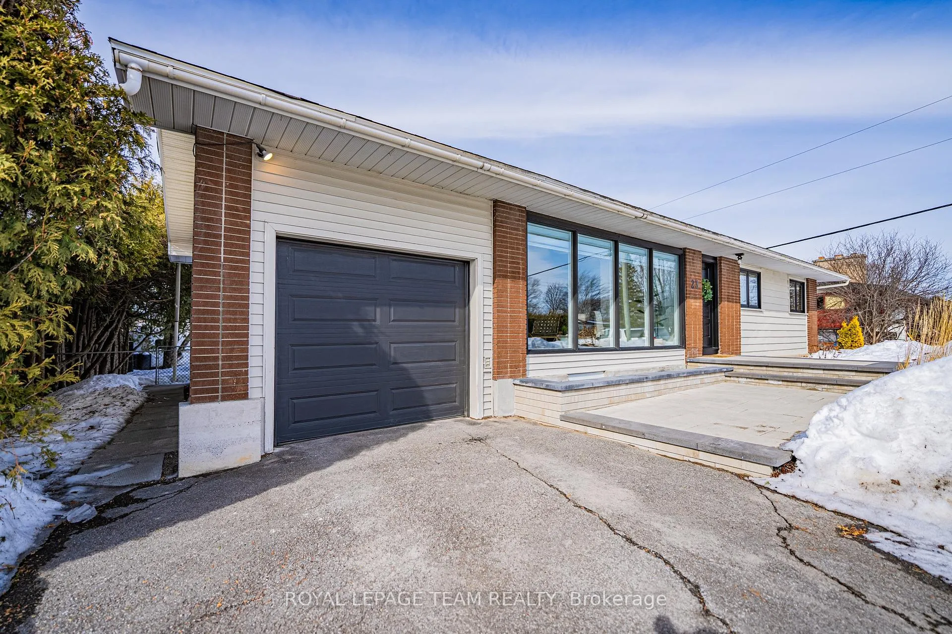 Photo 4 of 23 Brent Avenue, Ottawa, Manordale — HOMEH
