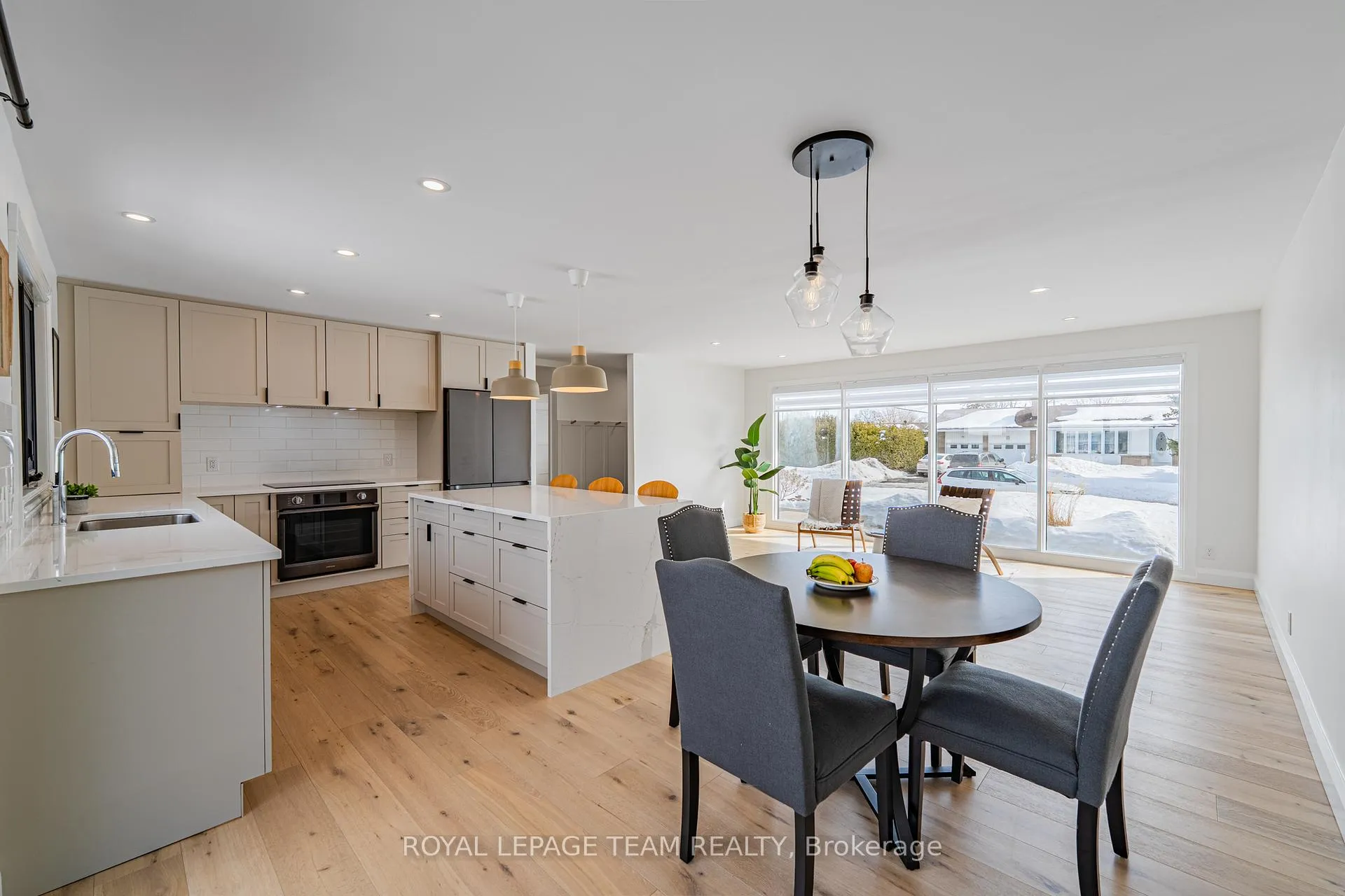 Photo 8 of 23 Brent Avenue, Ottawa, Manordale — HOMEH