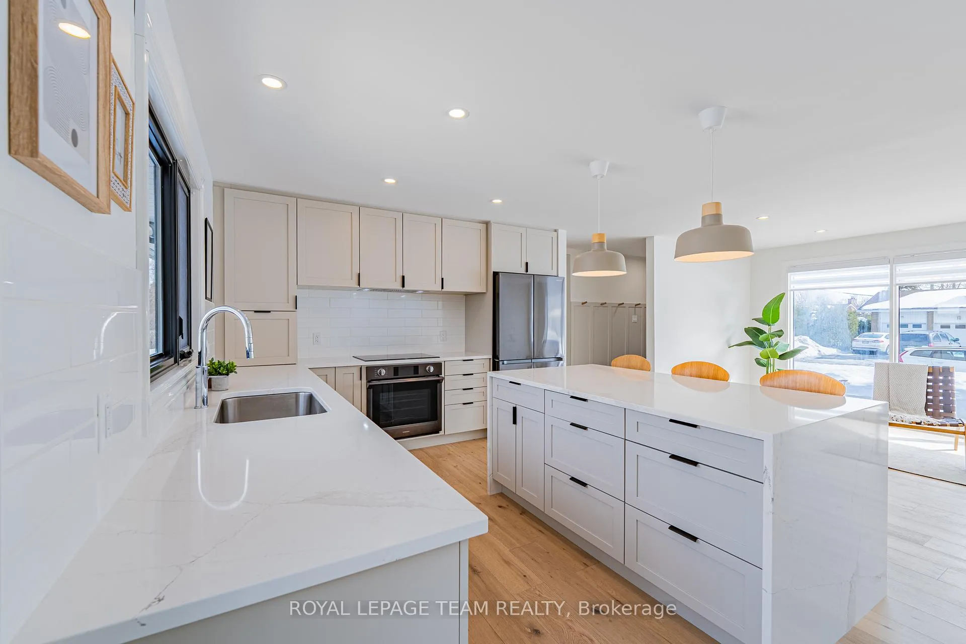 Photo 9 of 23 Brent Avenue, Ottawa, Manordale — HOMEH