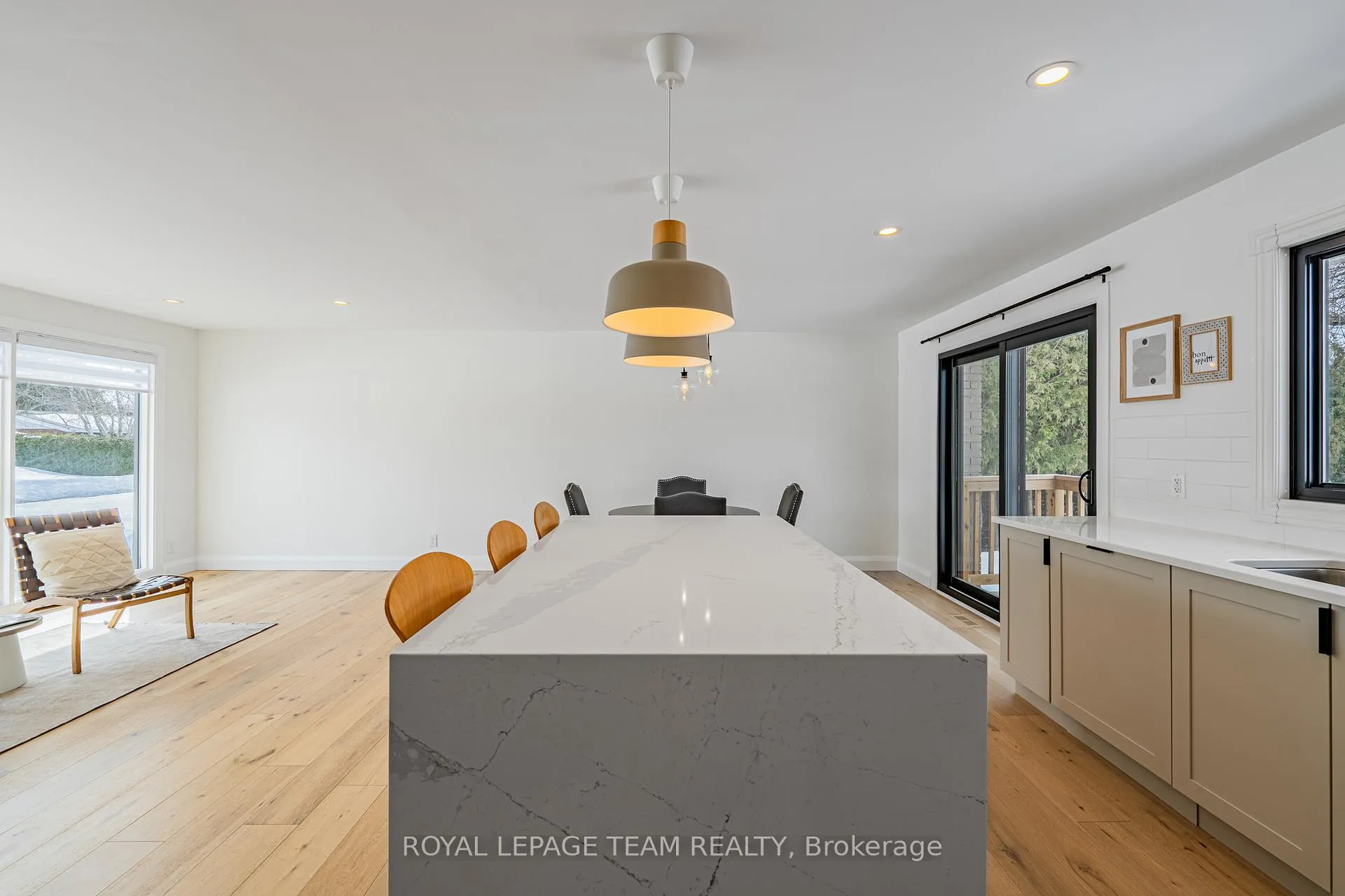 Photo 12 of 23 Brent Avenue, Ottawa, Manordale — HOMEH