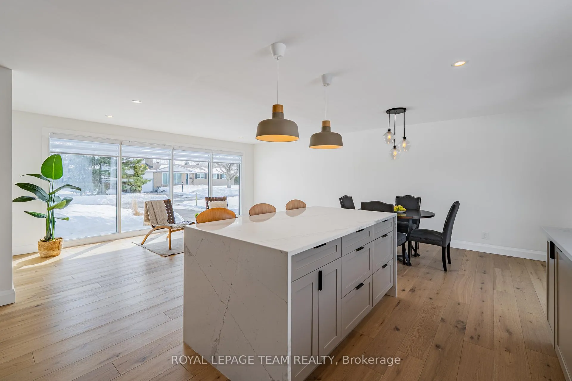 Photo 13 of 23 Brent Avenue, Ottawa, Manordale — HOMEH